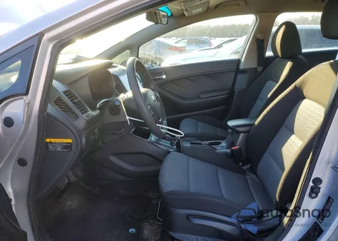 2016 Kia Forte Lx z USA, uszkodzony, nr VIN KNAFK5A82G5576446